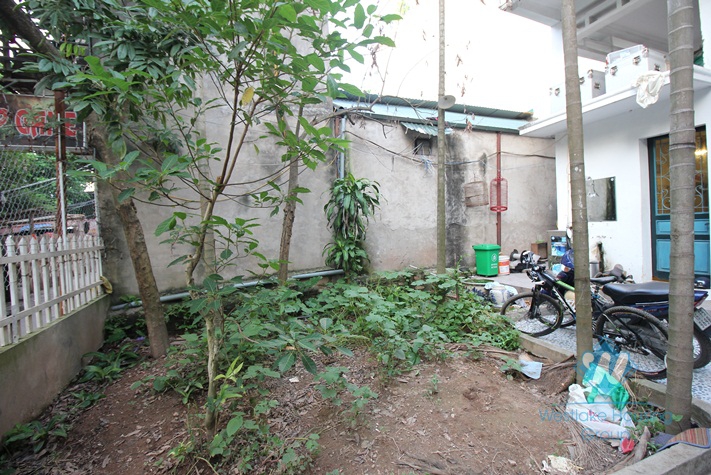 Vietnamese style house with nice garden for rent in Tay Ho area